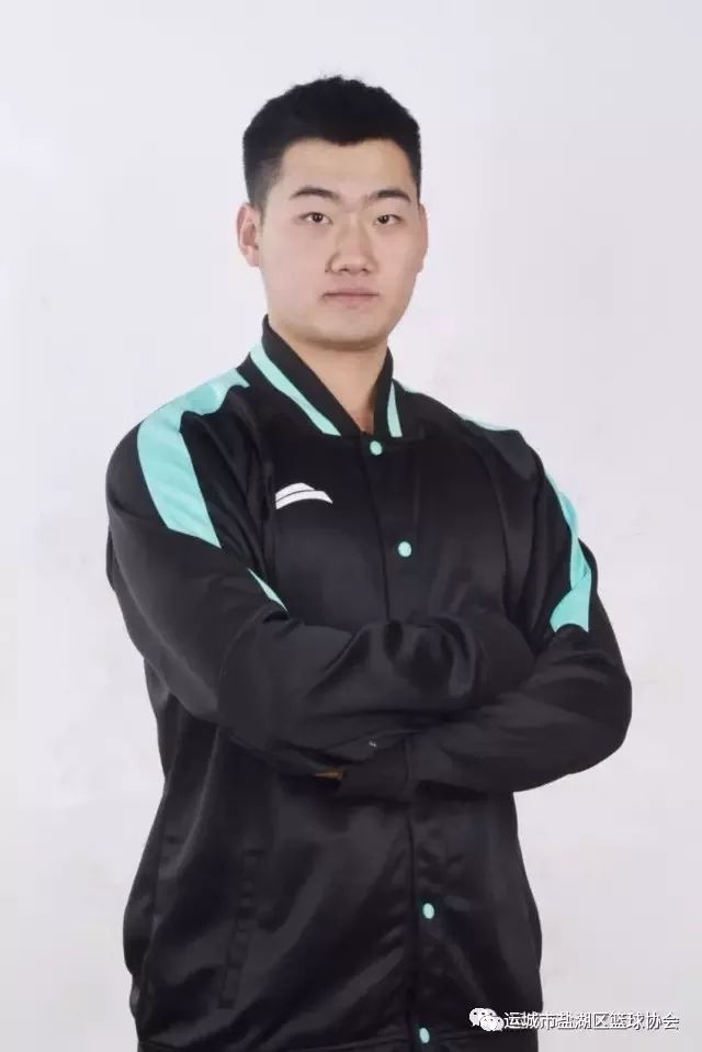 如何在篮球冬令营中加强体能训练?_2