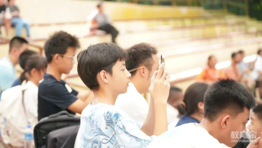 职业球员如何通过联赛提升竞技水平_0